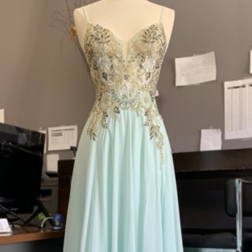 MINT Sequined Bodice Sweetheart Neck Dress AC598 - Picture 6 of 7